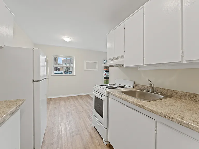 260 Randolph Pl — Photo 14