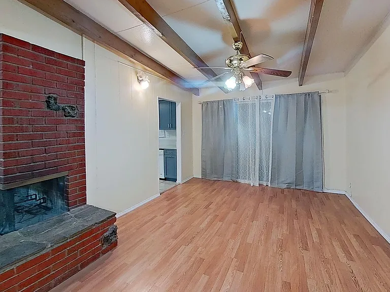 38849 Yucca Tree St — Photo 2