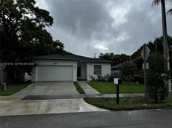 2541 NW 9th St, Pompano Beach, FL 33311