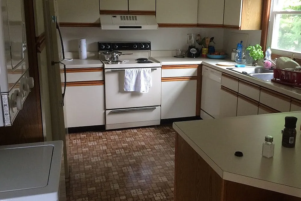 1 bed, 1.0 bath — Photo 2