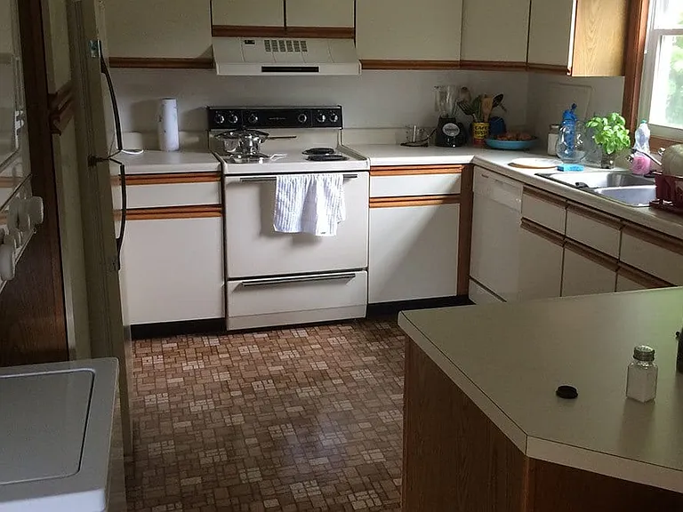 608 S Park Ave — Photo 2