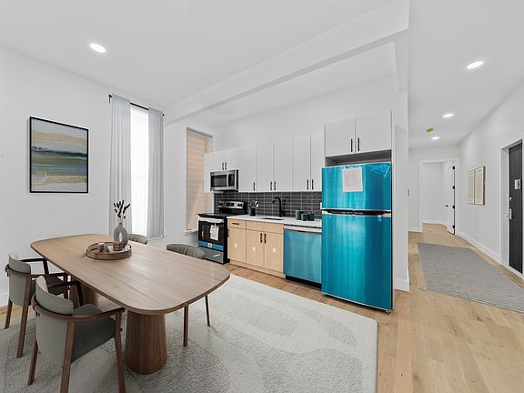 2nd image of 285 Quincy St APT 1
