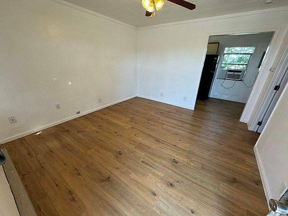 2nd image of 1110 W Broadway Ave #6