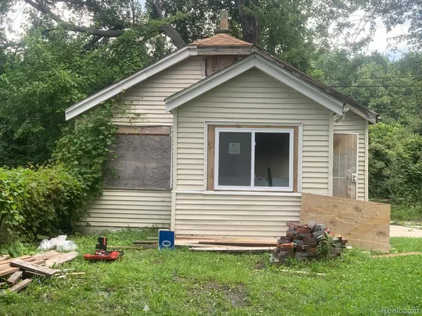 5800 Radnor St, Detroit, MI 48224