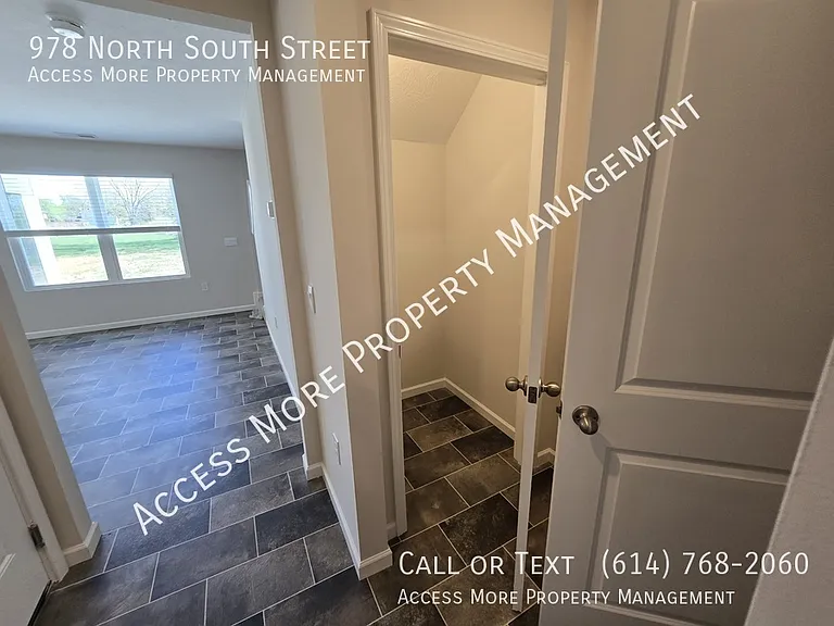 978 N South St — Photo 14