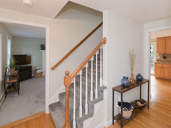 2nd image of 6 Chamberlain Rd