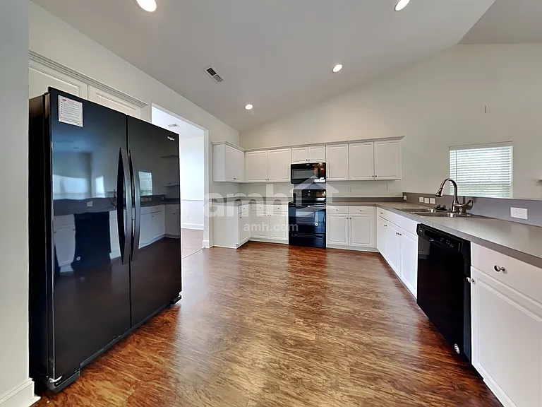 126 Spindle Way — Photo 3