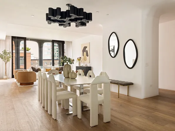 325 West Broadway image 4 of 20