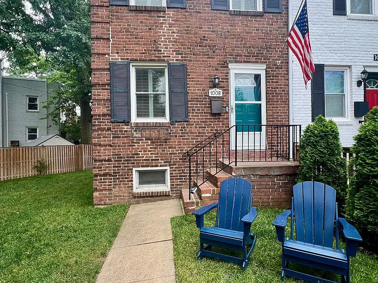 1008 Bashford Ln — Photo 4