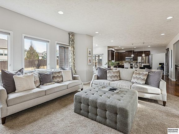 5th image of 19502 Frances Cir