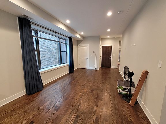 4th image of 5016 N Winchester Ave