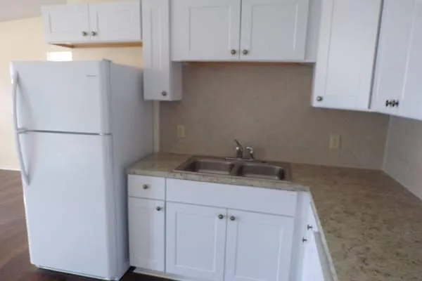 101 E Michalk St #D — Photo 3