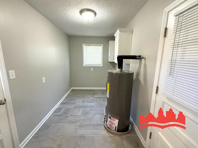 4960 Sherry Dr — Photo 9