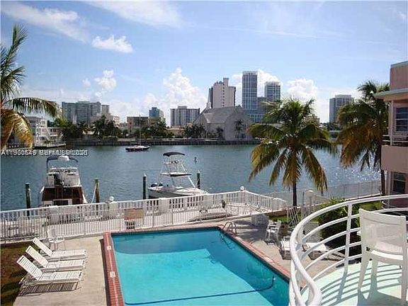 5th image of 6881 Bay Dr APT 13