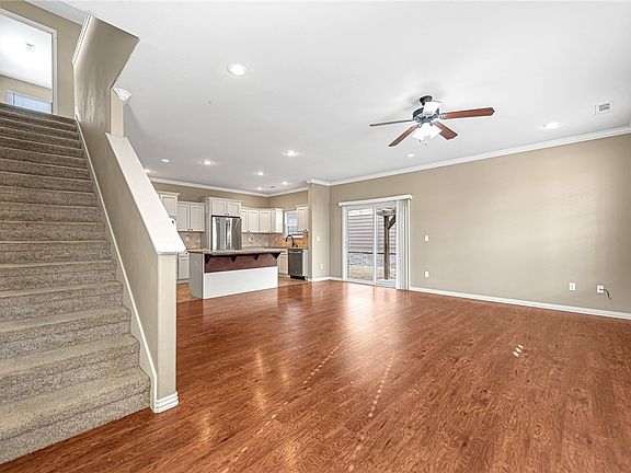 4th image of 537 N Keats Dr