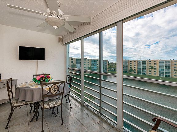 2nd image of 200 SE 5th Avenue #505