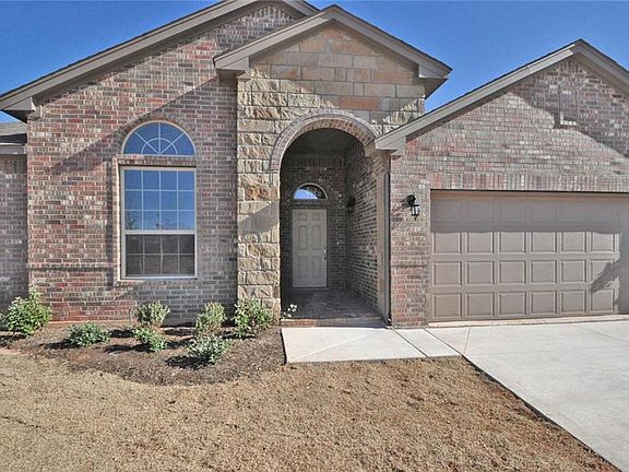 3rd image of 3508 Sadie Dr