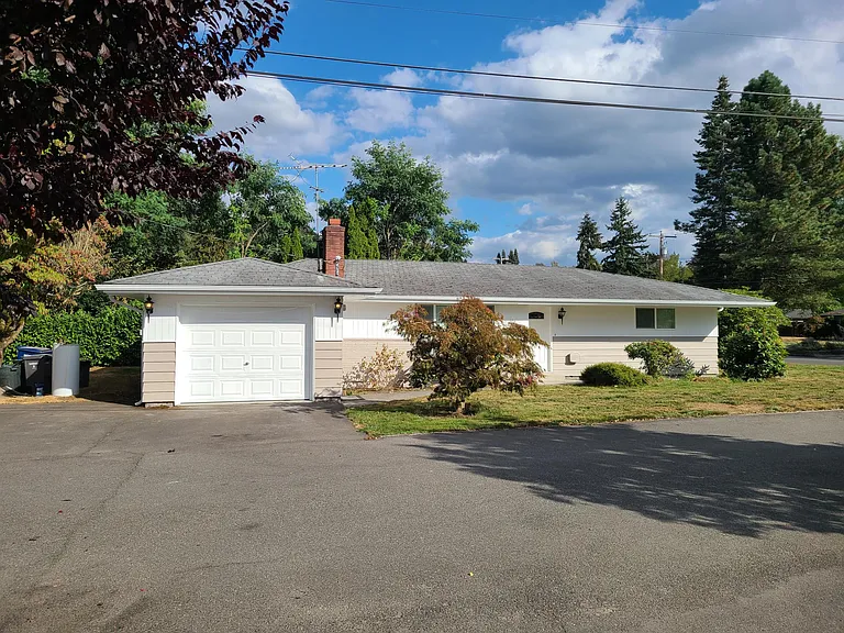1821 E Main St — Photo 10