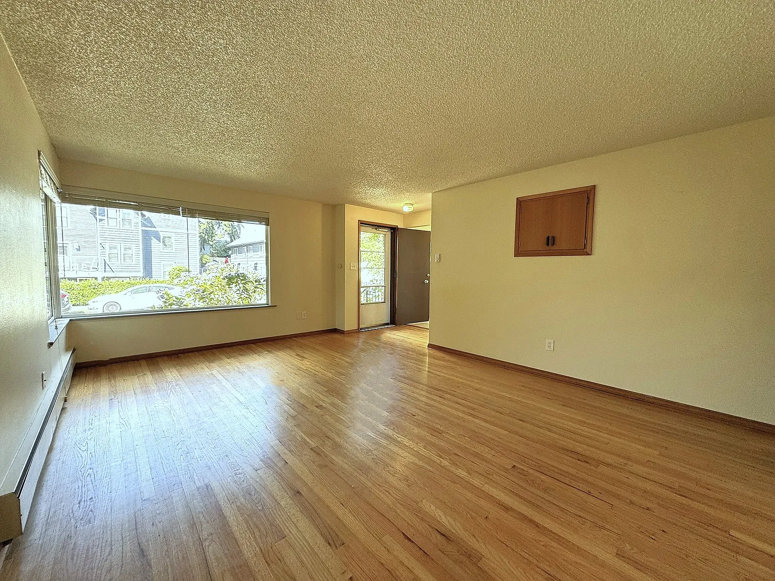 3 bed, 1.5 bath, 1500 sqft, $2,900 — Photo 4