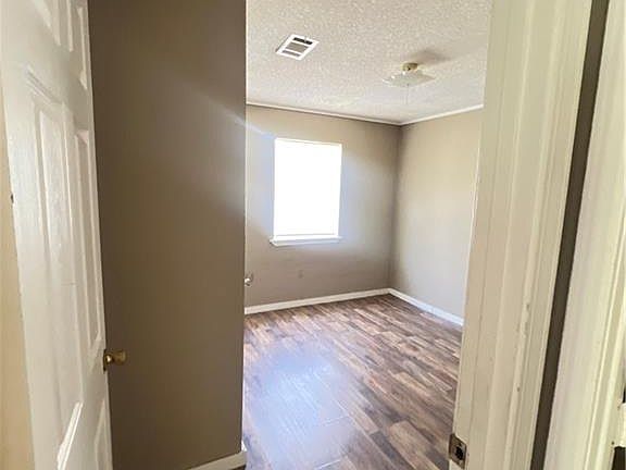 3rd image of 112 E Stovall St