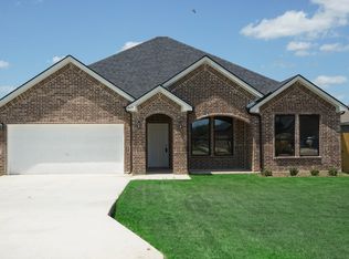 1011 Springview Ln, Mabank, TX 75147