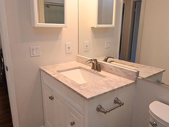 4th image of 7110 Rainbow Dr APT 9