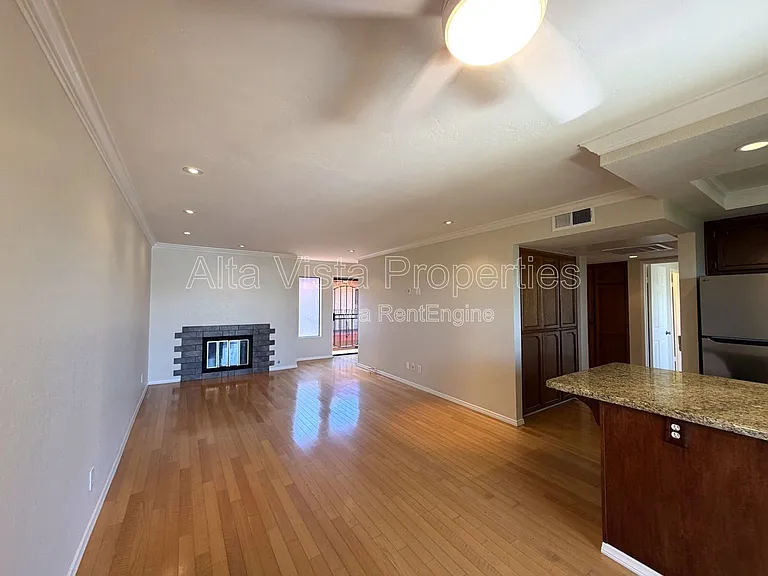 2849 E St #17 — Photo 5