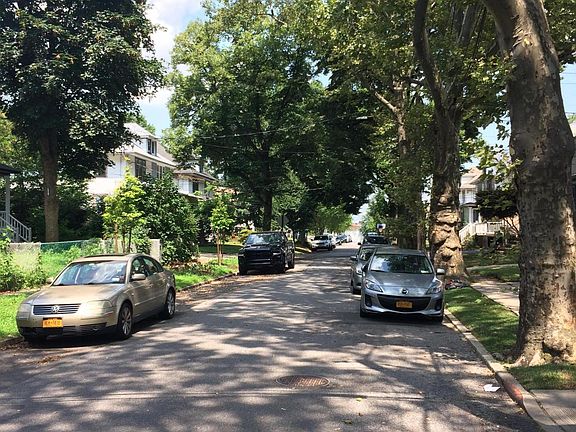 4th image of 24 Howard Ct