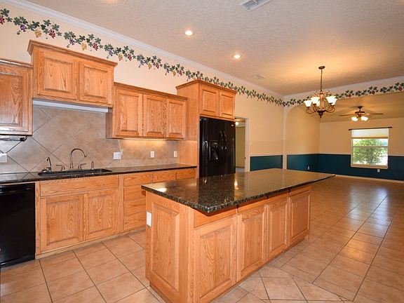 5th image of 417 Adkins Ct