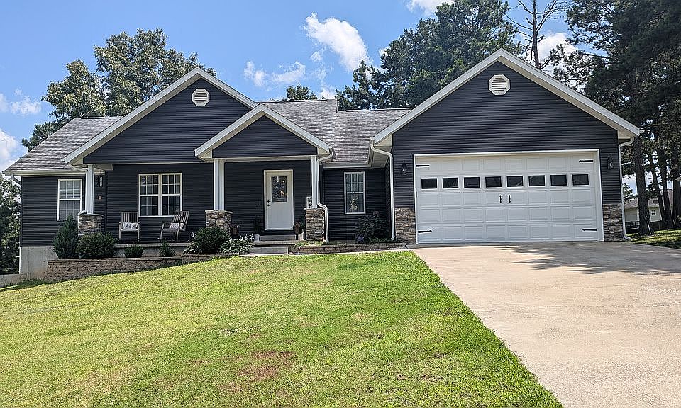 1st image of 362 Christina Ln
