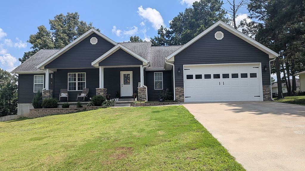 362 Christina Ln - Property Image