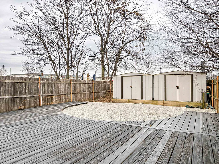 602 Avenue E — Photo 7