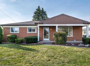 27663 Groveland St, Roseville, MI 48066