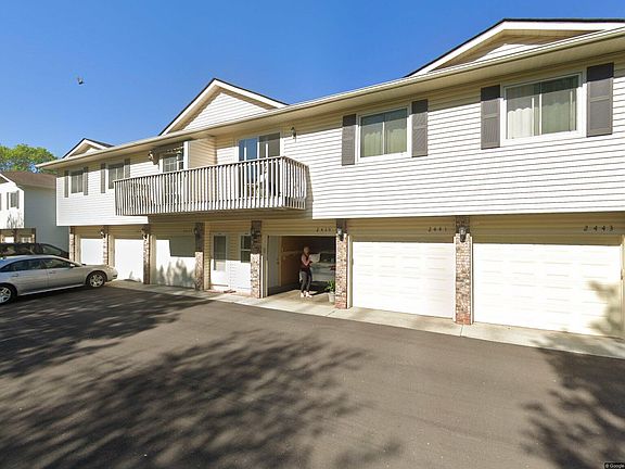 5th image of 2439 Grenadier Ave N