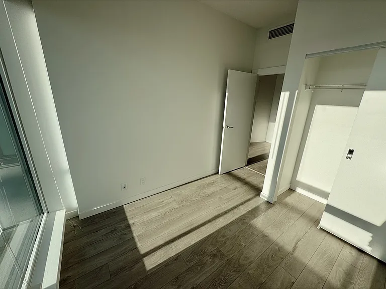 97 W Georgia St #1617 — Photo 10