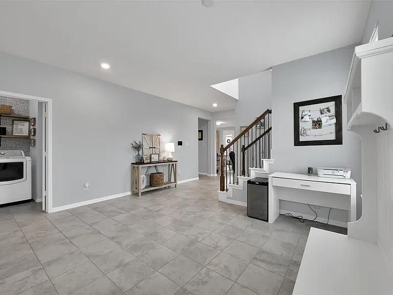 1127 Littleton Ct — Photo 6