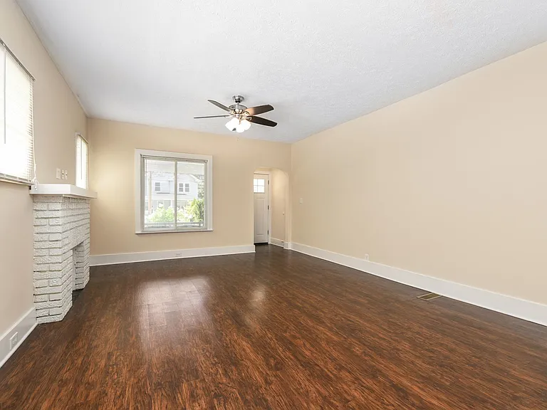 1295 Warren Rd — Photo 7