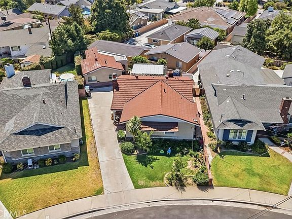 3rd image of 10220 Randwick Dr