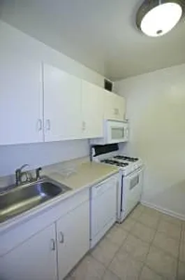 Rented by Plaza Real Estate Group | media 42