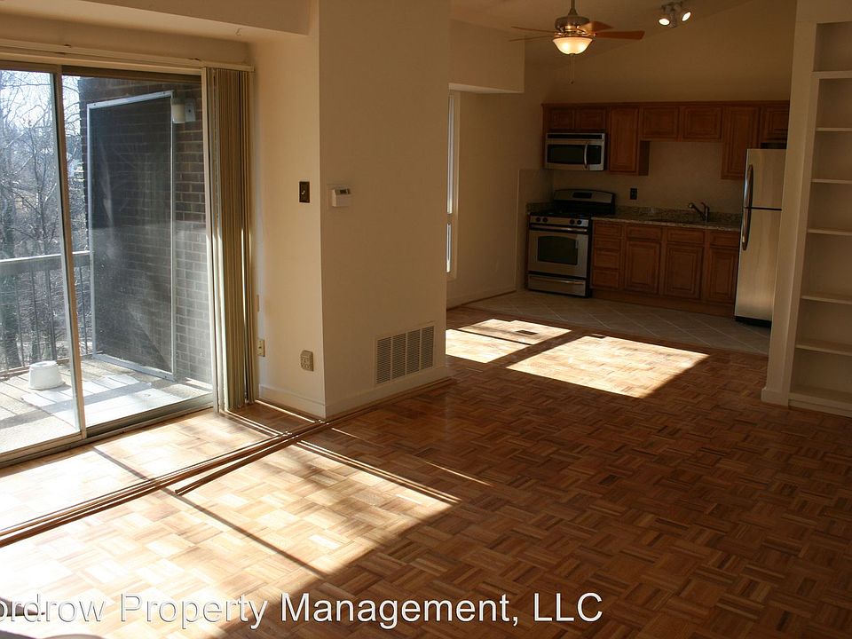 2nd image of 5212 Castlewood Rd APT F