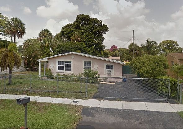 1st image of 871 NW 34th Way