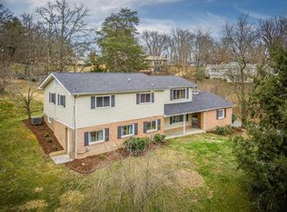 105 Walnut Cir, Bristol, TN 37620