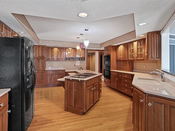 4th image of 719 High Point Dr