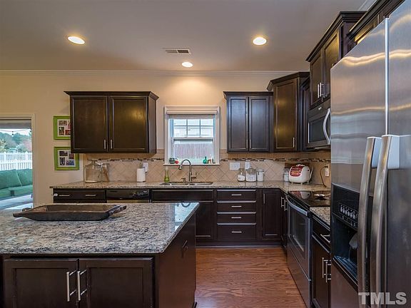 5th image of 4513 Cottendale Dr