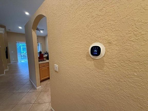 4th image of 328 Coral Trace Cir W