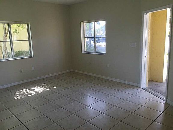 5th image of 1643 SE 31st Ct