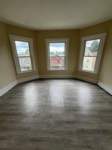 33 Dewey St #3N Photo 1