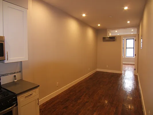 Rented by Joel Weisz, LREB | media 5