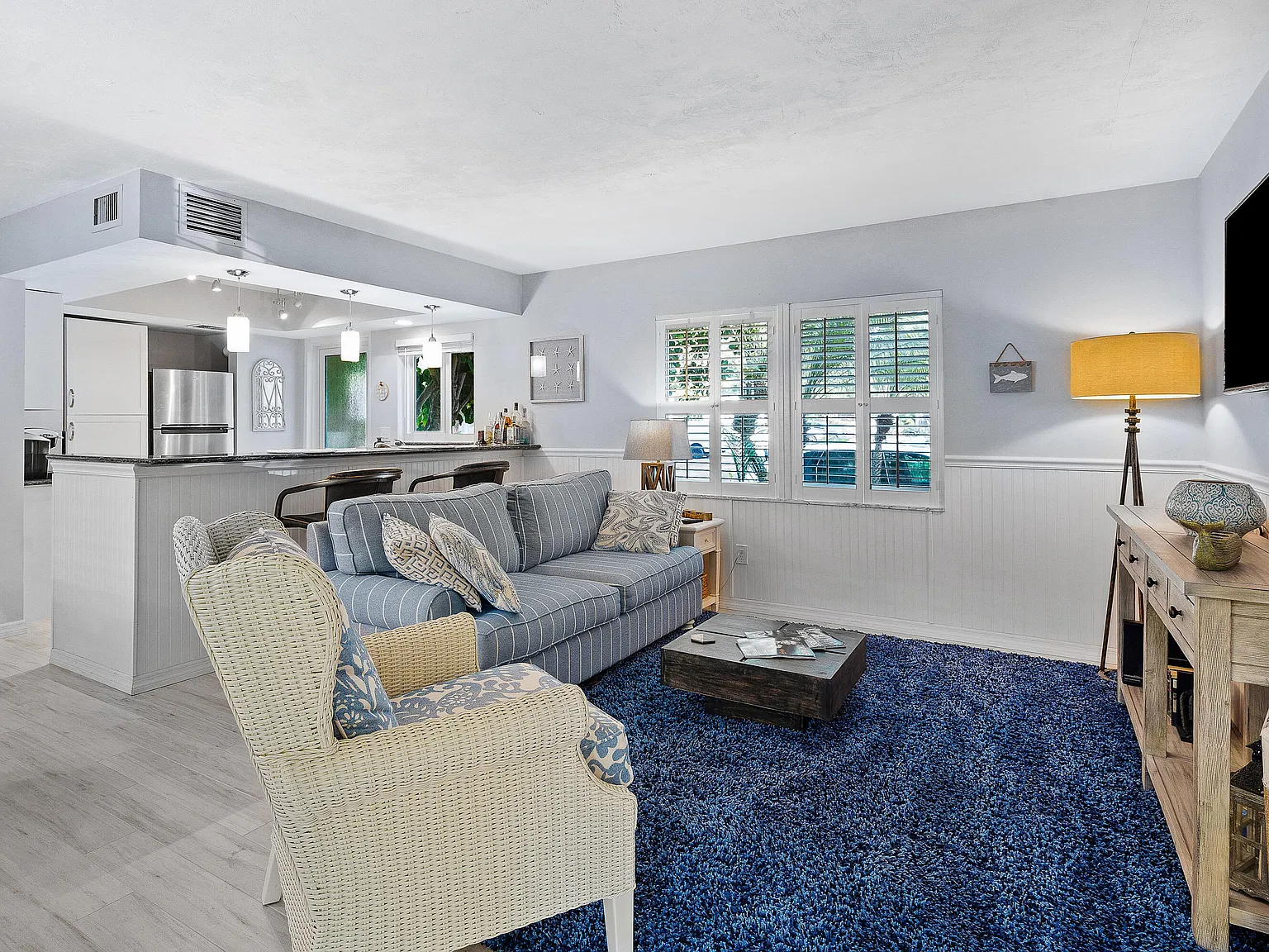 1 bed, 1.0 bath, 719 sqft, $6,000 — Photo 2