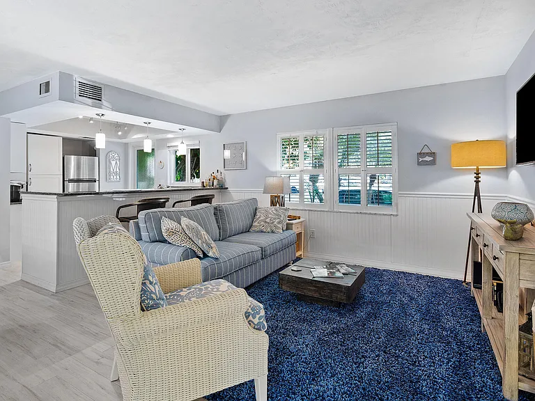 1030 Langer Way #5 — Photo 2
